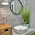 White Rabbit By Halu! Apartament *